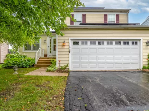 1308 Regency Ln, Lake Villa, IL 60046