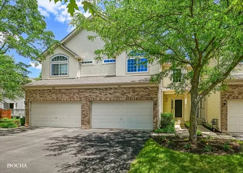 419 Jamestown Ct, Aurora, IL 60504