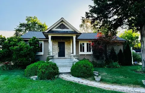 8 S S030 S Vine St, Burr Ridge, IL 60527