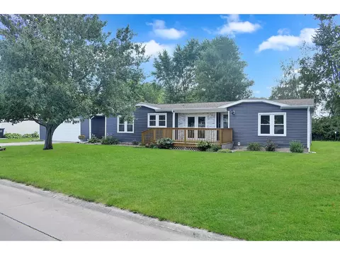 1213 Robin Rd, Mahomet, IL 61853
