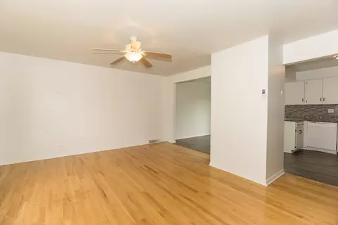 Living - 109 S Highview Ave, Addison, IL 60101 photo 3 of 5