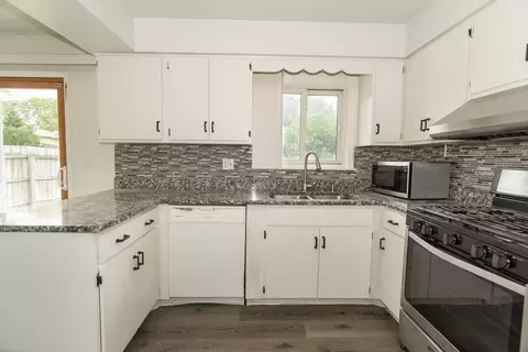Kitchen - 109 S Highview Ave, Addison, IL 60101 photo 3 of 3