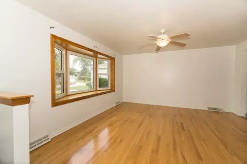 Living - 109 S Highview Ave, Addison, IL 60101 photo 2 of 5