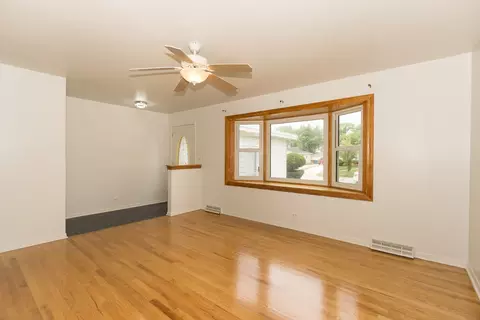 Living - 109 S Highview Ave, Addison, IL 60101 photo 5 of 5
