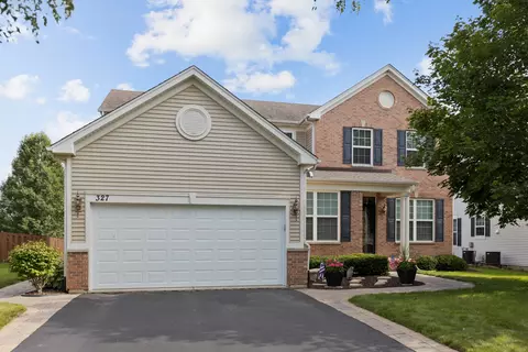 327 Town Center Blvd, Gilberts, IL 60136