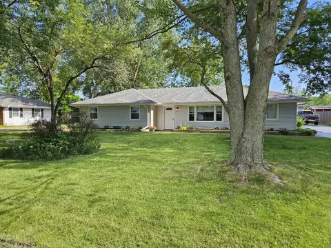 3102 Harris Dr, Joliet, IL 60431