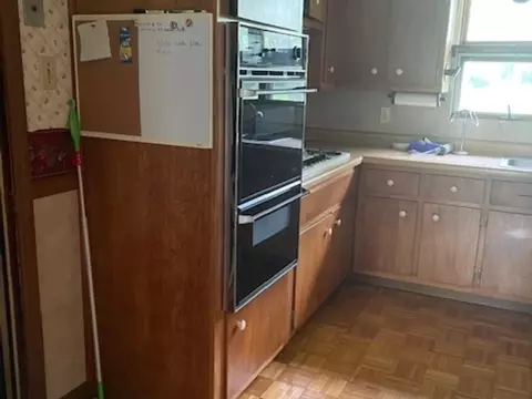 Kitchen - 409 63rd St, Westmont, IL 60559 photo 1 of 2