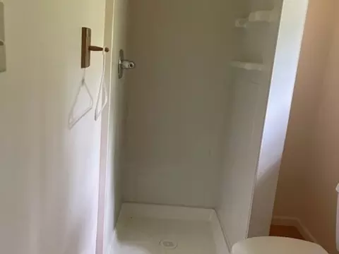 Bath - 409 63rd St, Westmont, IL 60559 photo 2 of 2