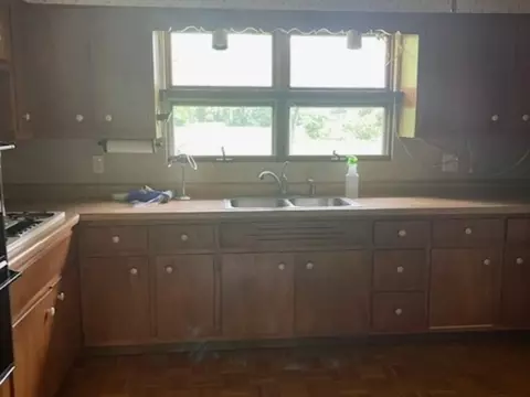 Kitchen - 409 63rd St, Westmont, IL 60559 photo 2 of 2