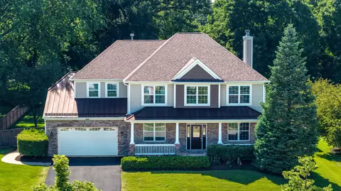2441 Stonybrook St, Wauconda, IL 60084