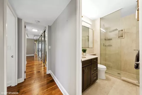 Entry Way - 100 E Bellevue Pl #16B, Chicago, IL 60611 photo 2 of 3