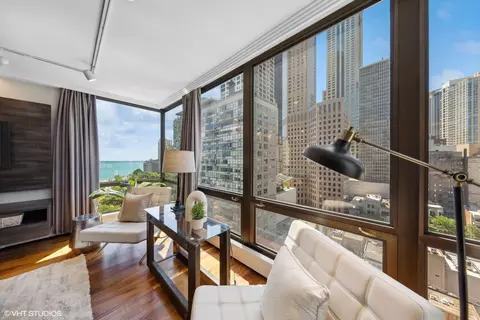 Living - 100 E Bellevue Pl #16B, Chicago, IL 60611 photo 1 of 4