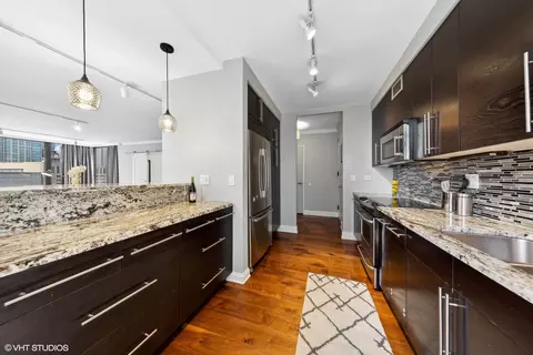 Kitchen - 100 E Bellevue Pl #16B, Chicago, IL 60611 photo 1 of 3