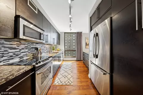 Kitchen - 100 E Bellevue Pl #16B, Chicago, IL 60611 photo 2 of 3