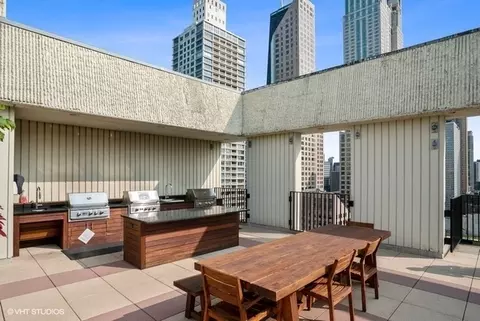 Kitchen - 100 E Bellevue Pl #16B, Chicago, IL 60611 photo 3 of 3
