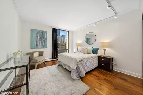 Bedroom - 100 E Bellevue Pl #16B, Chicago, IL 60611 photo 5 of 6