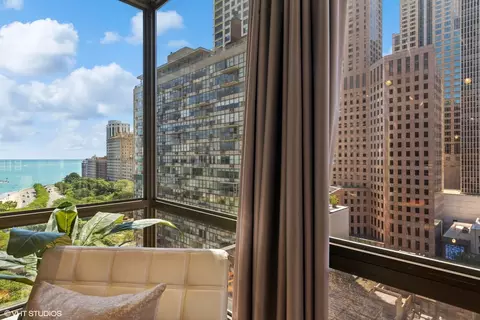 View/Area - 100 E Bellevue Pl #16B, Chicago, IL 60611 photo 1 of 2