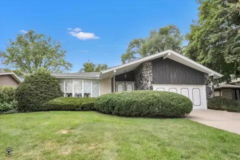 12130 S Flambeau Dr, Palos Heights, IL 60463