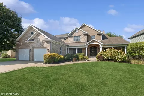 1018 E Talbot St, Arlington Heights, IL 60004