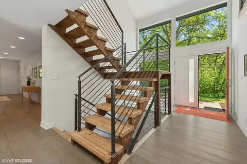 Entry Way - 1040 Hoffman Ln, Riverwoods, IL 60015 photo 1 of 5