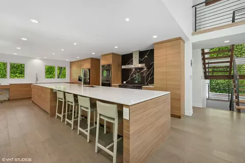 Kitchen - 1040 Hoffman Ln, Riverwoods, IL 60015 photo 1 of 5