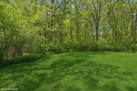 Exterior - 1040 Hoffman Ln, Riverwoods, IL 60015 photo 5 of 6