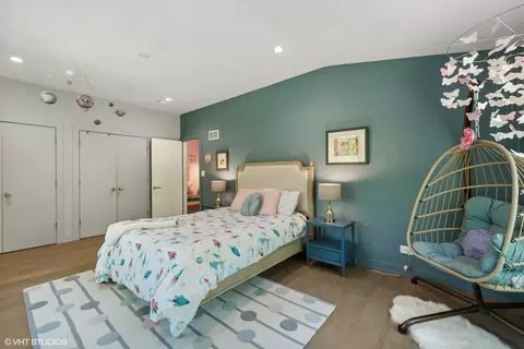 Bedroom - 1040 Hoffman Ln, Riverwoods, IL 60015 photo 6 of 6