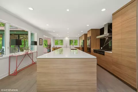 Kitchen - 1040 Hoffman Ln, Riverwoods, IL 60015 photo 2 of 5