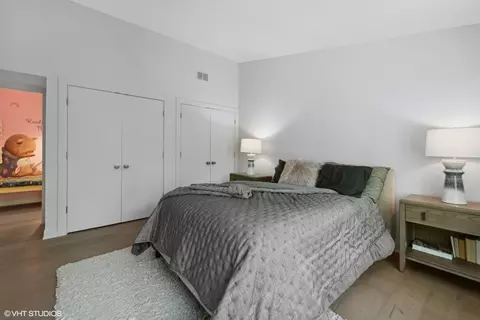 Bedroom - 1040 Hoffman Ln, Riverwoods, IL 60015 photo 4 of 6