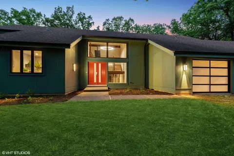 Exterior - 1040 Hoffman Ln, Riverwoods, IL 60015 photo 2 of 6
