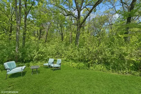 Exterior - 1040 Hoffman Ln, Riverwoods, IL 60015 photo 4 of 6