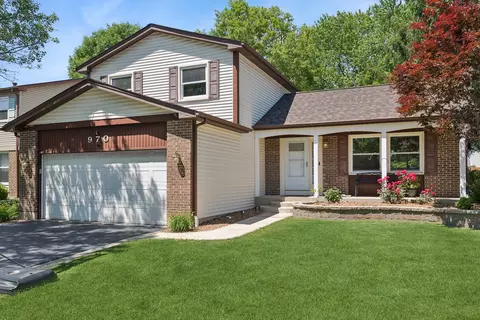 970 Wilma Ln, Elk Grove Village, IL 60007