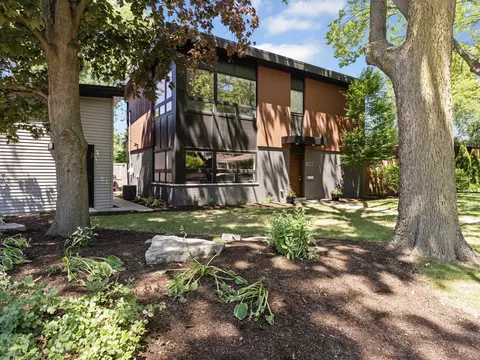 802 Dewey Ave, Evanston, IL 60202