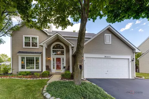 18074 W Banbury Dr, Gurnee, IL 60031