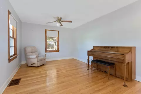 910 Center St, Mchenry, IL 60050 photo 7