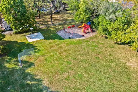 910 Center St, Mchenry, IL 60050 photo 21
