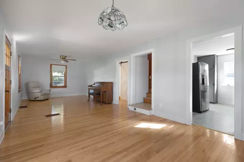 910 Center St, Mchenry, IL 60050 photo 8