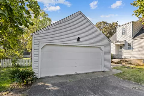 910 Center St, Mchenry, IL 60050 photo 4
