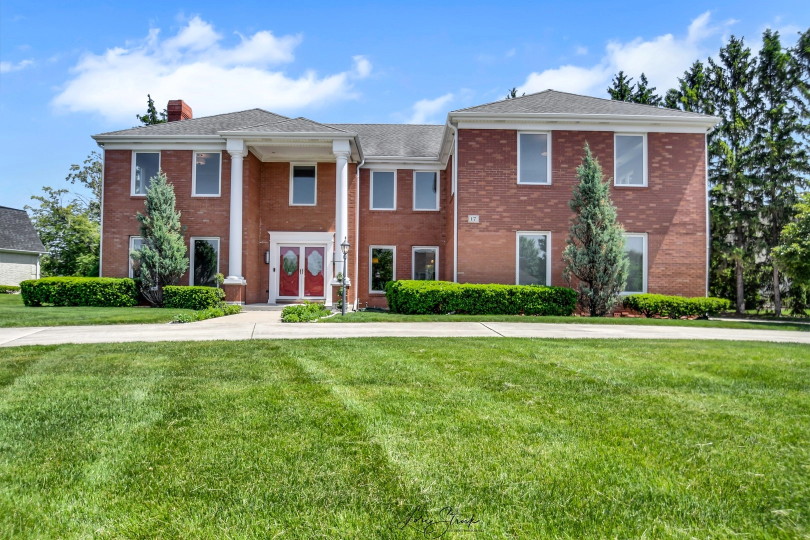 17 HAMILTON LN  