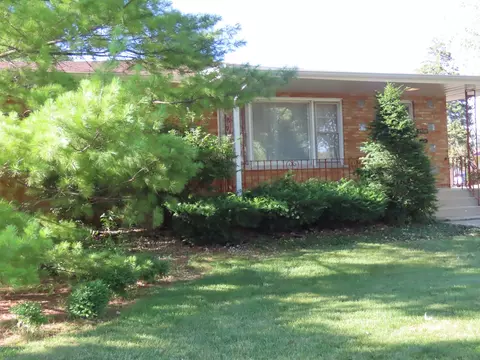 9932 Cook Ave, Oak Lawn, IL 60453