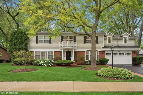 1038 Cayuga Dr, Northbrook, IL 60062