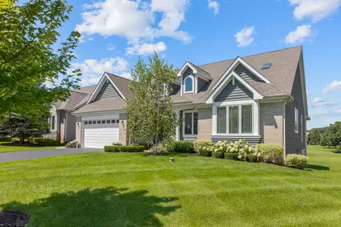63 Brittany Dr, Oakwood Hills, IL 60013