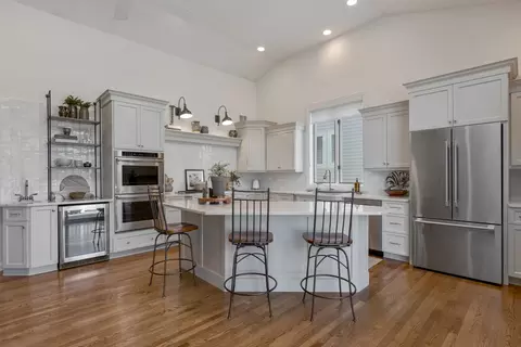 Kitchen - 63 Brittany Dr, Oakwood Hills, IL 60013 photo 2 of 3