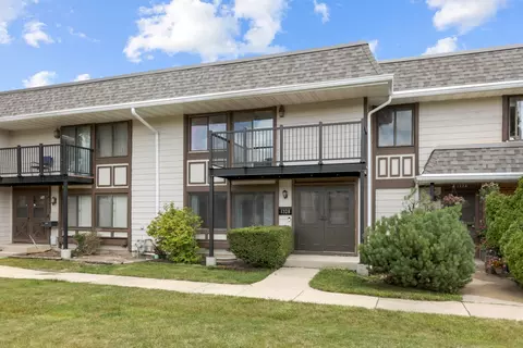 1328 Court O, Hanover Park, IL 60133