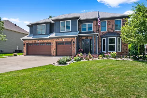 398 Pheasant Hill Dr, North Aurora, IL 60542