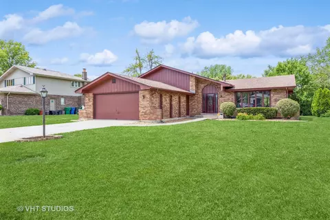 12148 Lake View Dr, Orland Park, IL 60467