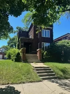 6836 S Bennett Ave, Chicago, IL 60649