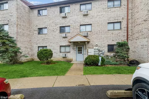 454 E Spruce Dr #3A, Palatine, IL 60074