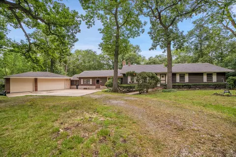 12641 S Timberlane Dr, Palos Park, IL 60464