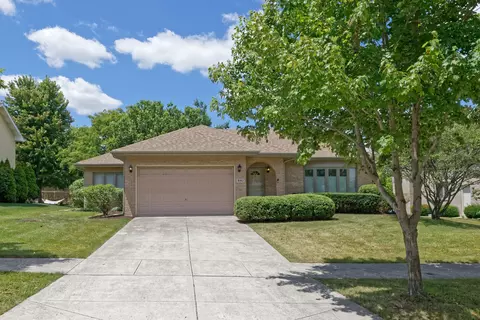 8142 Rutherford Dr, Woodridge, IL 60517